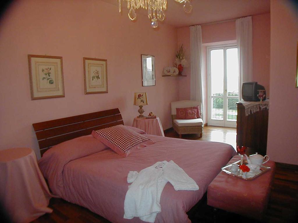 Torre Dei Frati Bed & Breakfast Fossano Quarto foto